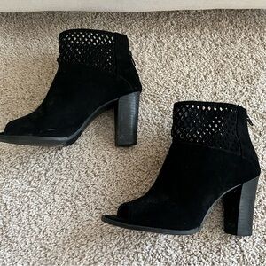 Report Black Open Toe Laser Cut High Heel Shoes With Zipper Back Size 7